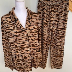 Nine West Pajamas tan and Black Patterned Jersey knit Sz L comfy knit stretch